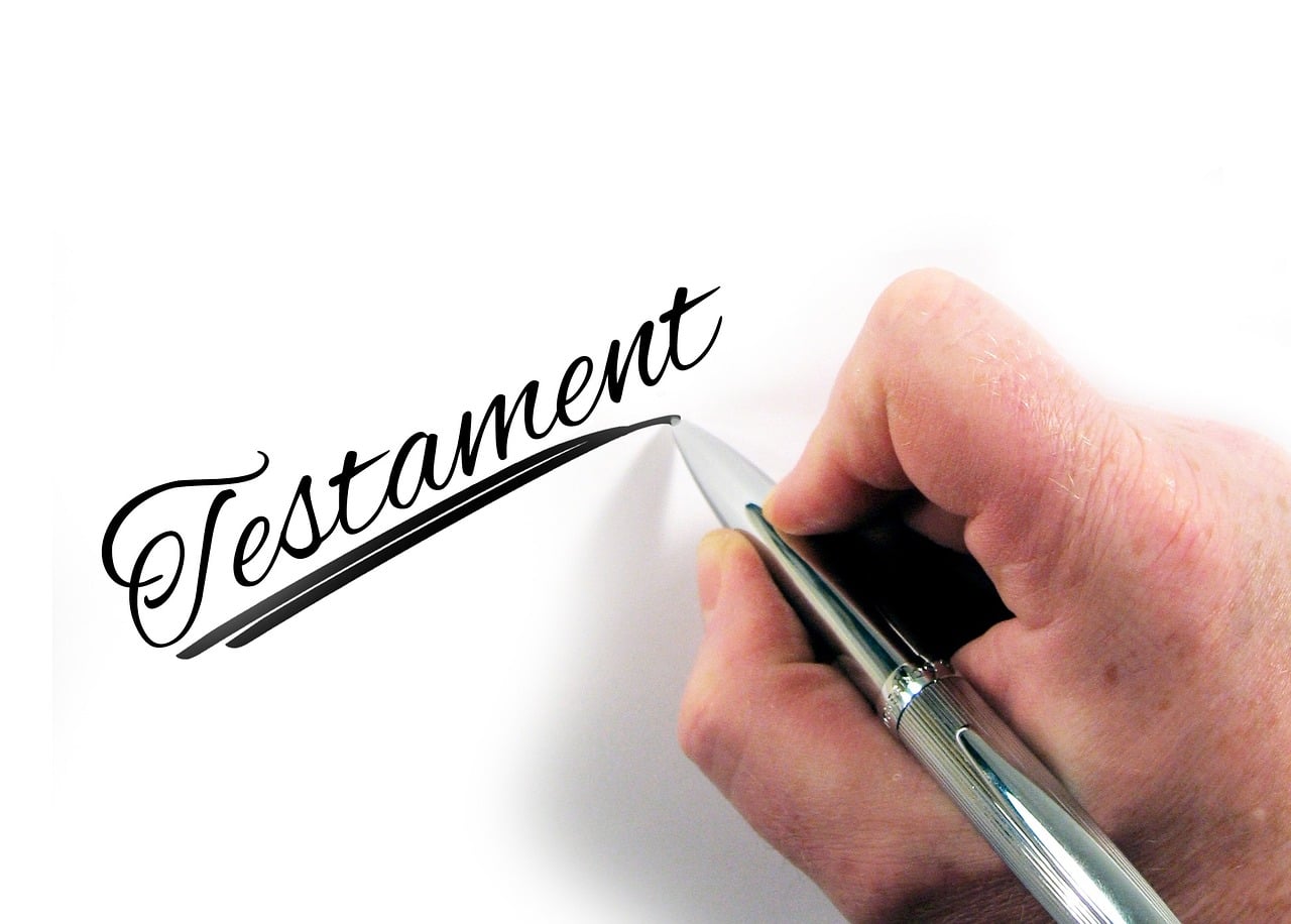 ¿Puede una viuda cambiar el testamento?