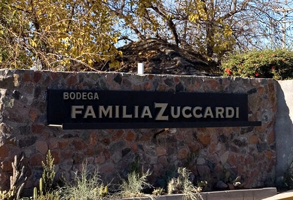 La disputa hereditaria de la familia Zuccardi tres décadas de conflicto y un fallo millonario. Entrada a la Bodega Zuccardi