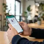 El timo de la bailarina en WhatsApp: caso real y cómo evitar que te roben la cuenta
